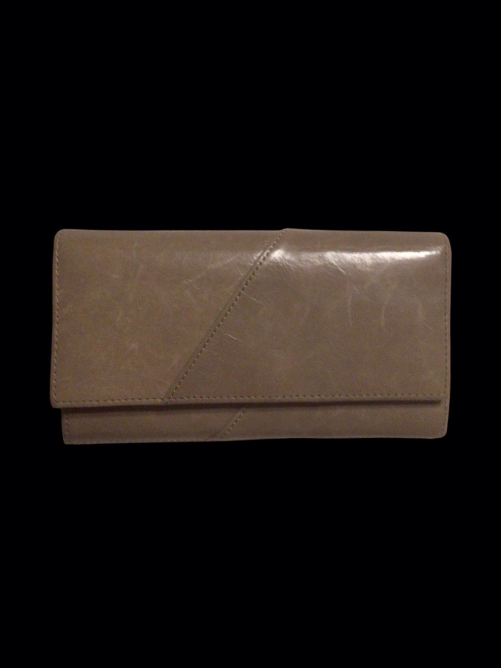 EUC...Womens HOBO leather checkbook wallet. beige leather wallet is 7.5"x4"